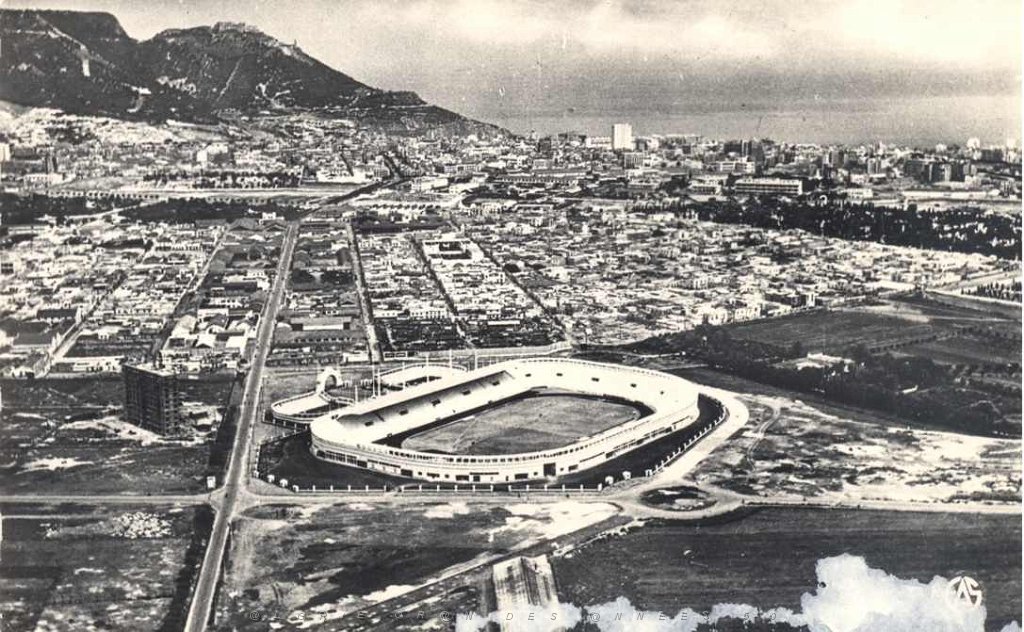 ORAN ET SON STADE.JPG
